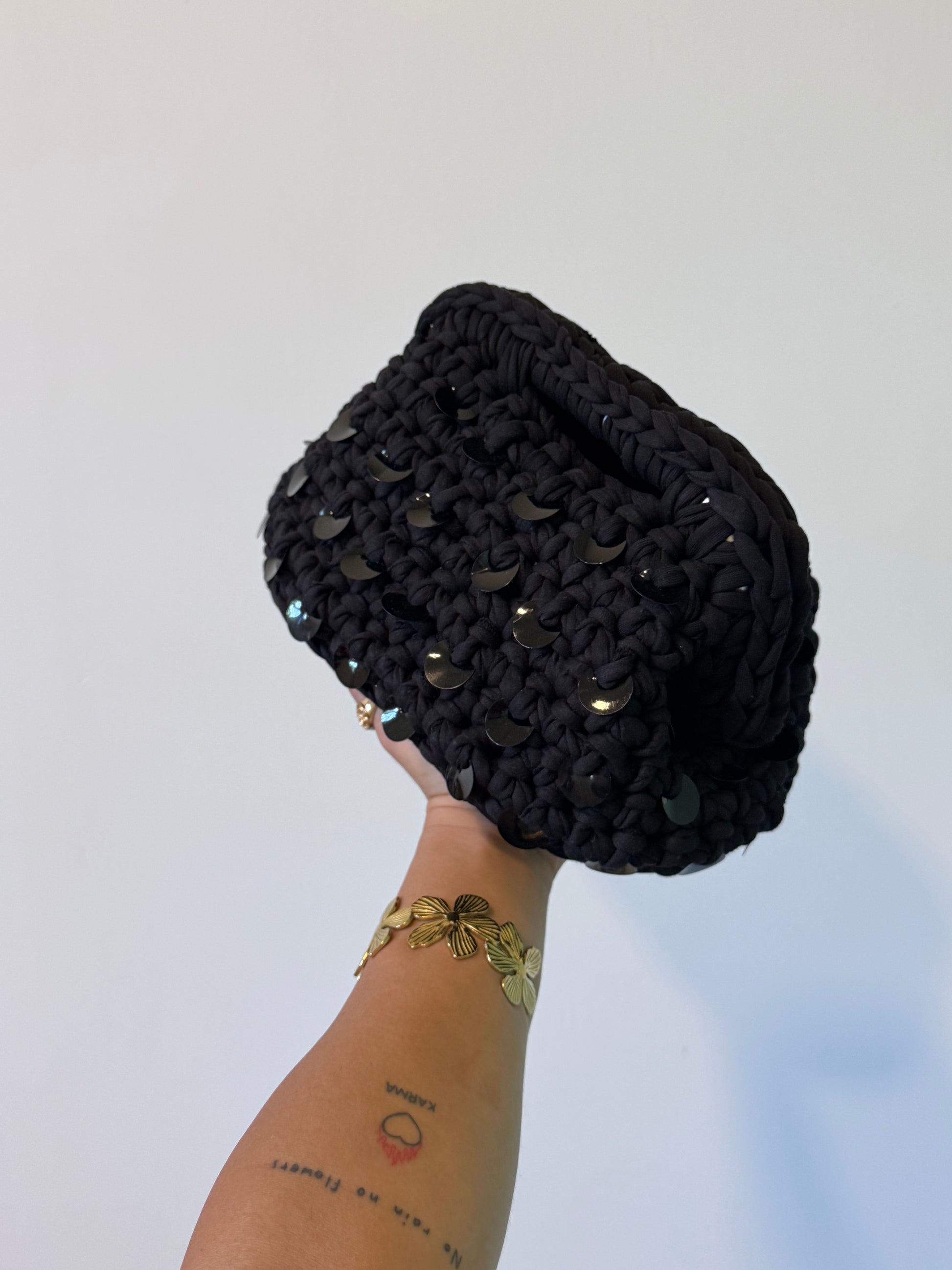 Pasticcino medium black paillettes